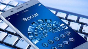 Gsm met social media contacten