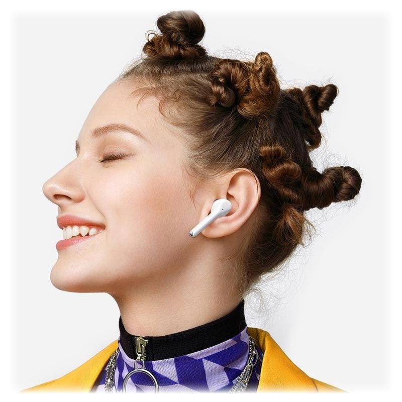 Vrouw met Huawei Freebuds 3i Huawei Freebuds 3i Draadloze in-ear Koptelefoon